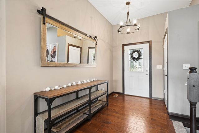 1202 Cedar Springs Dr, Marion, IA 52302