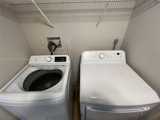 251 W Palm Cir W 107, Pembroke Pines, FL 33025