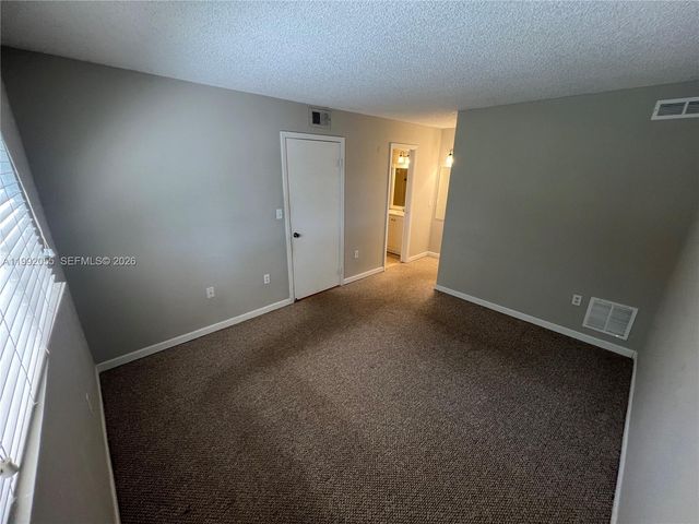 251 W Palm Cir W 107, Pembroke Pines, FL 33025