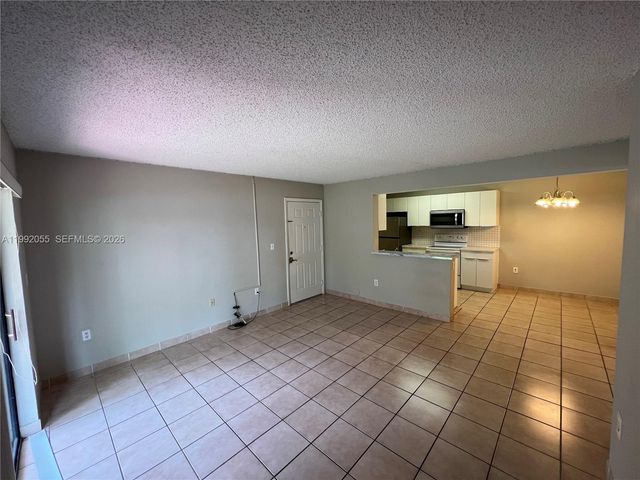 251 W Palm Cir W 107, Pembroke Pines, FL 33025
