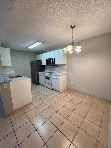 251 W Palm Cir W 107, Pembroke Pines, FL 33025