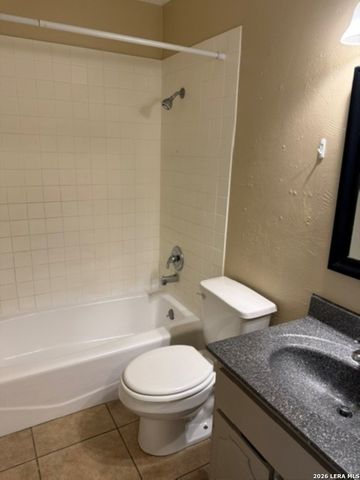 1016 Mission Dr Apt C, New Braunfels, TX 78130