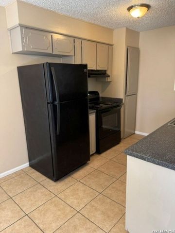 1016 Mission Dr Apt C, New Braunfels, TX 78130