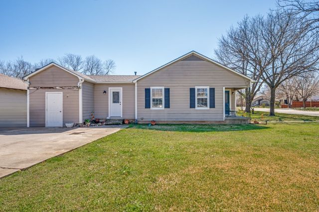 412 N 10th Street, Sanger, TX 76266