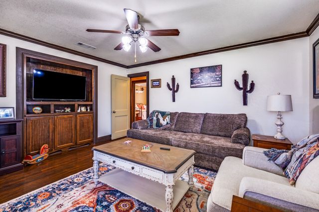 412 N 10th Street, Sanger, TX 76266