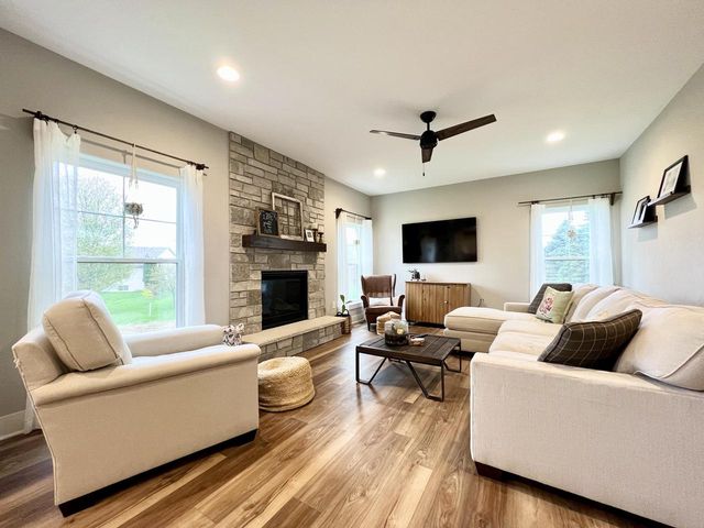 1260 Chippewa DRIVE, Hartford, WI 53027