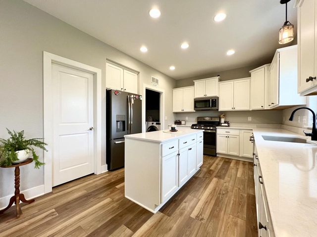 1260 Chippewa DRIVE, Hartford, WI 53027