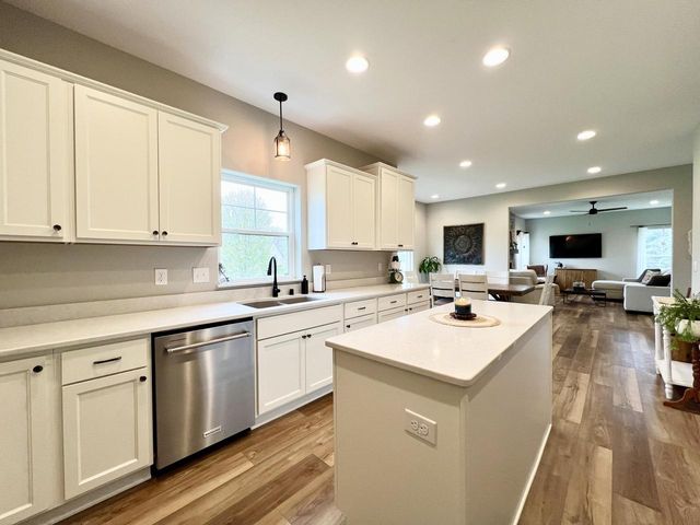 1260 Chippewa DRIVE, Hartford, WI 53027