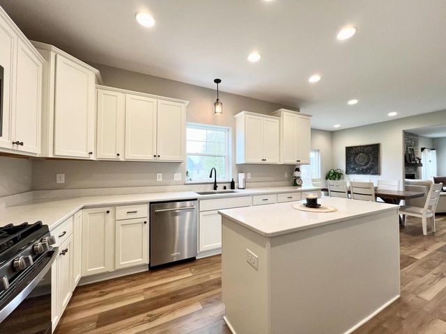 1260 Chippewa DRIVE, Hartford, WI 53027