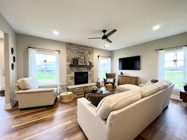 1260 Chippewa DRIVE, Hartford, WI 53027