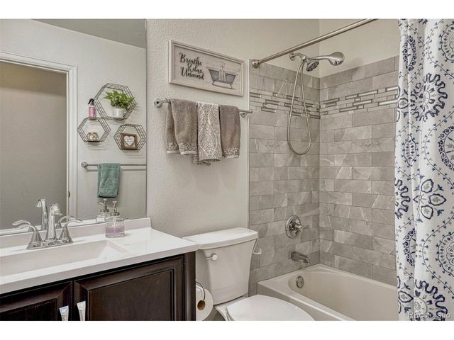 7135 Leopard Dr, Lone Tree, CO 80124