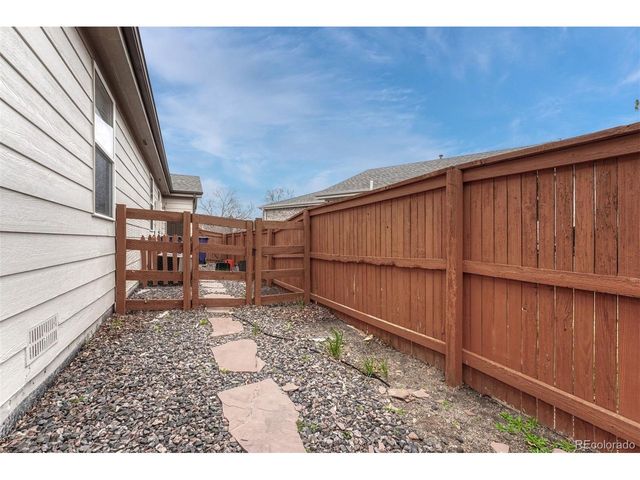 7135 Leopard Dr, Lone Tree, CO 80124