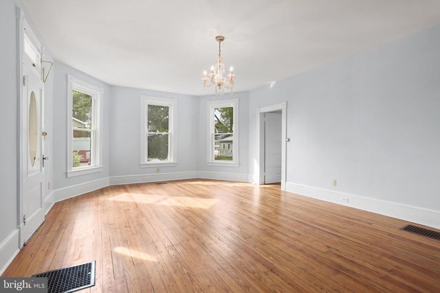 101 E CHURCH ST, Mount Airy, MD 21771