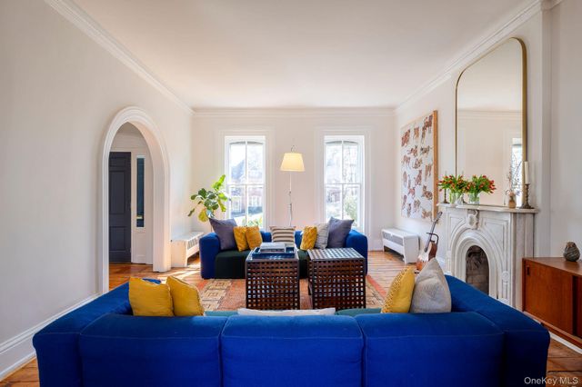 45 W Chestnut Street, Kingston, NY 12401