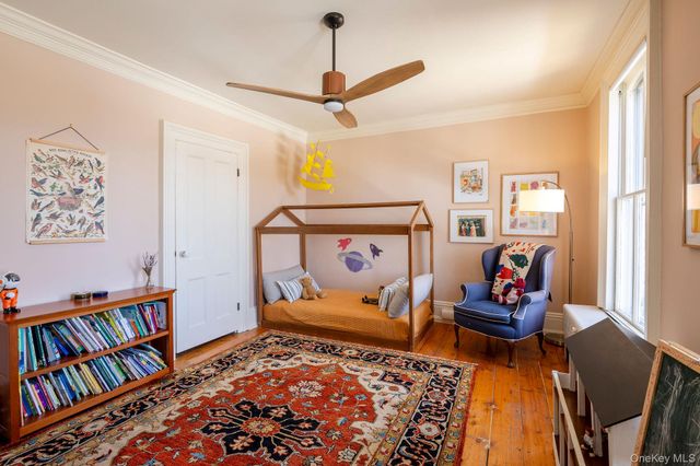 45 W Chestnut Street, Kingston, NY 12401