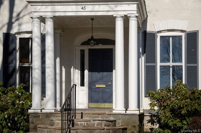 45 W Chestnut Street, Kingston, NY 12401