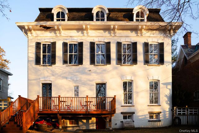 45 W Chestnut Street, Kingston, NY 12401