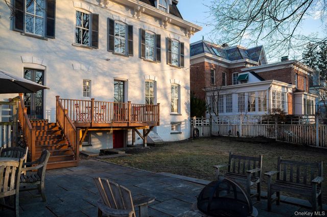 45 W Chestnut Street, Kingston, NY 12401