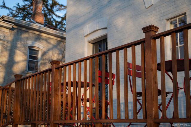 45 W Chestnut Street, Kingston, NY 12401