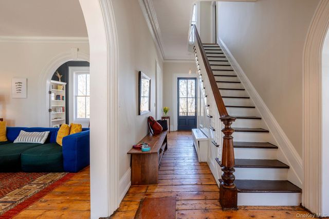 45 W Chestnut Street, Kingston, NY 12401