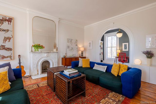 45 W Chestnut Street, Kingston, NY 12401