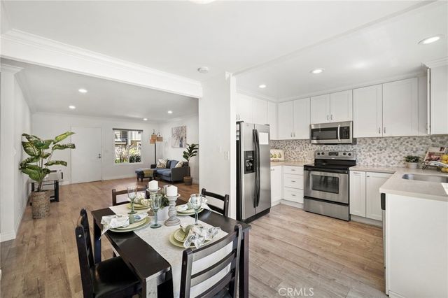 63 Streamwood, Irvine, CA 92620