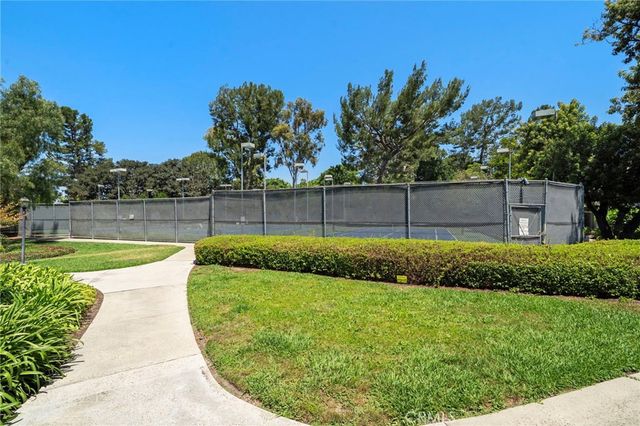 63 Streamwood, Irvine, CA 92620