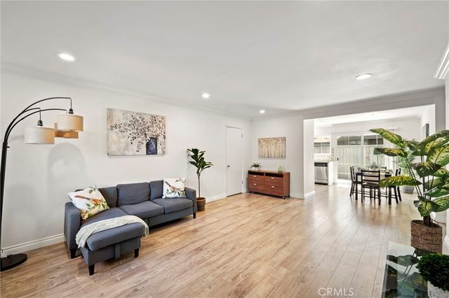 63 Streamwood, Irvine, CA 92620