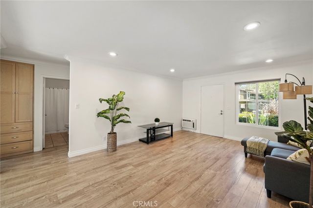 63 Streamwood, Irvine, CA 92620