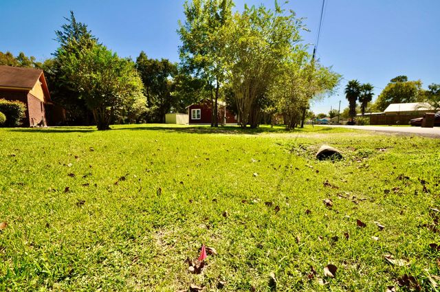 1807 Bell Street, Dayton, TX 77535