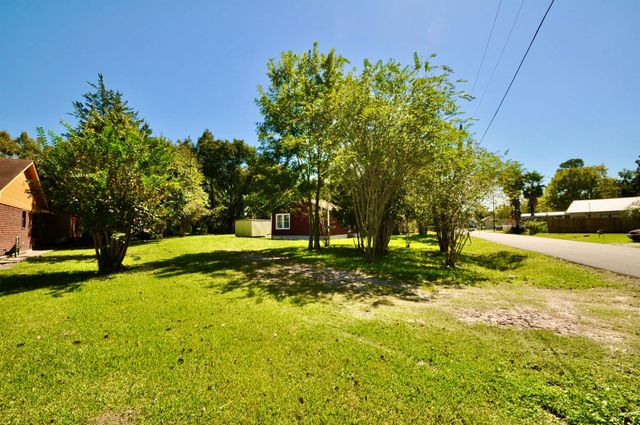 1807 Bell Street, Dayton, TX 77535