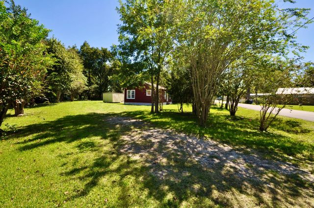 1807 Bell Street, Dayton, TX 77535