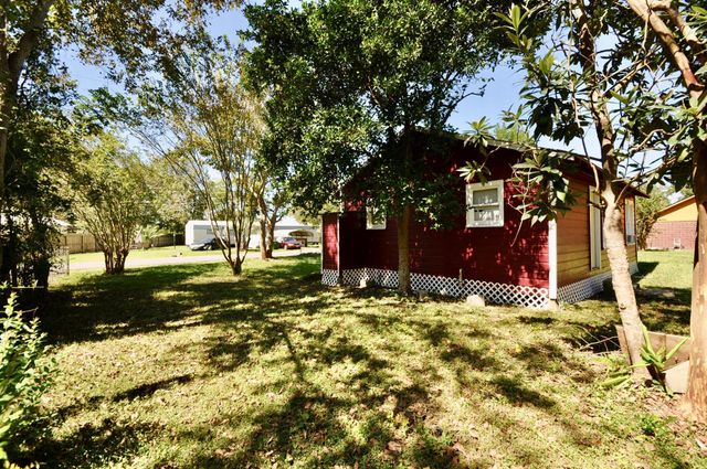 1807 Bell Street, Dayton, TX 77535