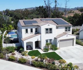 1564 Manzanita Hollows Lane, Vista, CA 92084