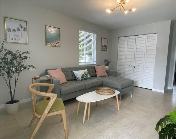 3049 SW 24th St 0, Miami, FL 33145