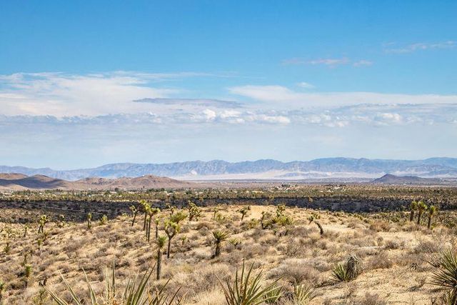 57352 Sunflower Drive, Yucca Valley, CA 92284