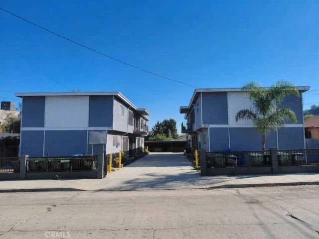 2710 Queen, Los Angeles, CA 90039