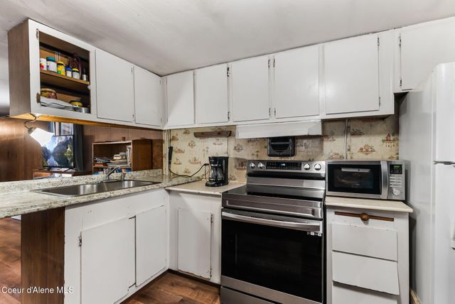 582 Mountain View Rd, Clark Fork, ID 83811