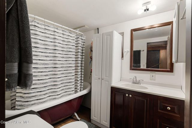 582 Mountain View Rd, Clark Fork, ID 83811