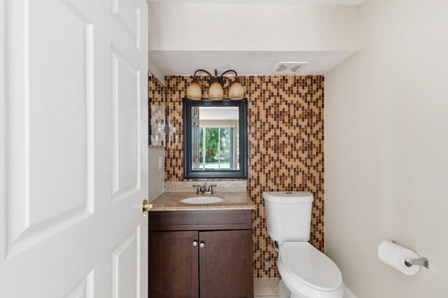 6334 Stonehurst Circle, Lake Worth, FL 33467