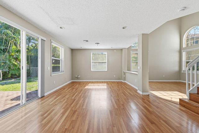 6334 Stonehurst Circle, Lake Worth, FL 33467