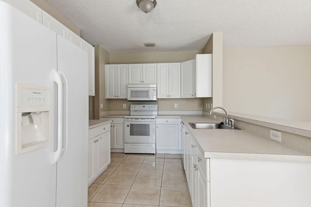 6334 Stonehurst Circle, Lake Worth, FL 33467