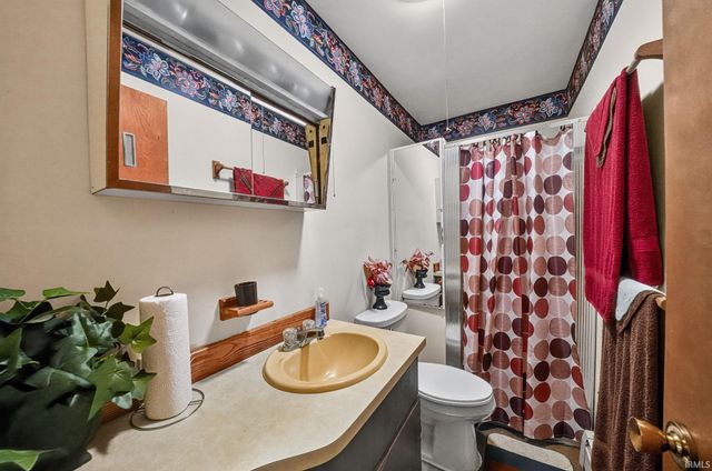 53150 Ridgewood Drive, South Bend, IN 46637