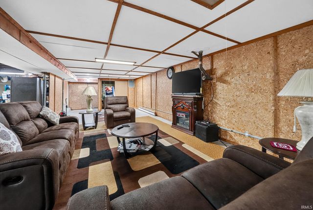 53150 Ridgewood Drive, South Bend, IN 46637