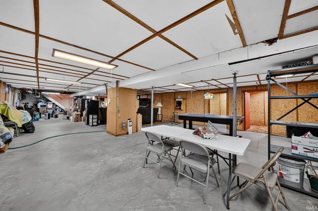 53150 Ridgewood Drive, South Bend, IN 46637