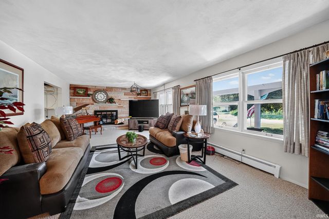 53150 Ridgewood Drive, South Bend, IN 46637