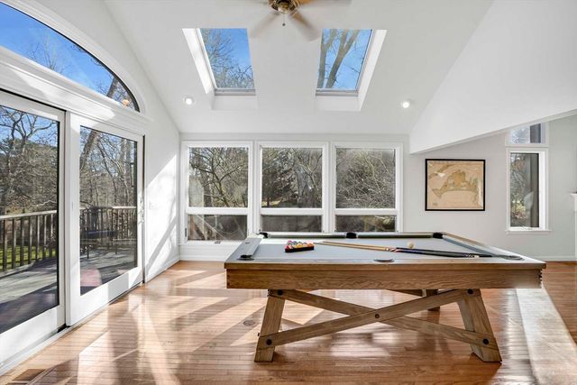 3 Hidden Cove Rd, Oak Bluffs, MA 02557