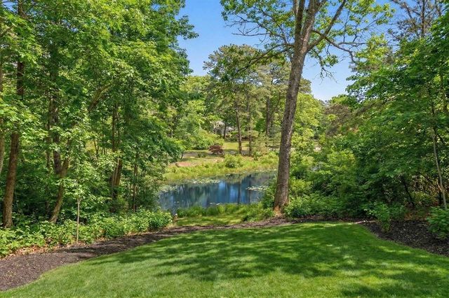 3 Hidden Cove Rd, Oak Bluffs, MA 02557