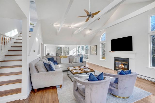 3 Hidden Cove Rd, Oak Bluffs, MA 02557