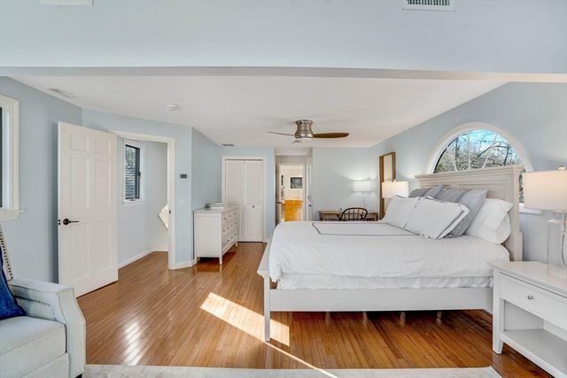 3 Hidden Cove Rd, Oak Bluffs, MA 02557